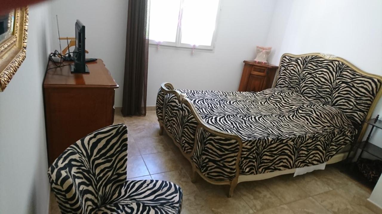 Orchidee Rose Villa Saint-Laurent-dʼAigouze Dış mekan fotoğraf